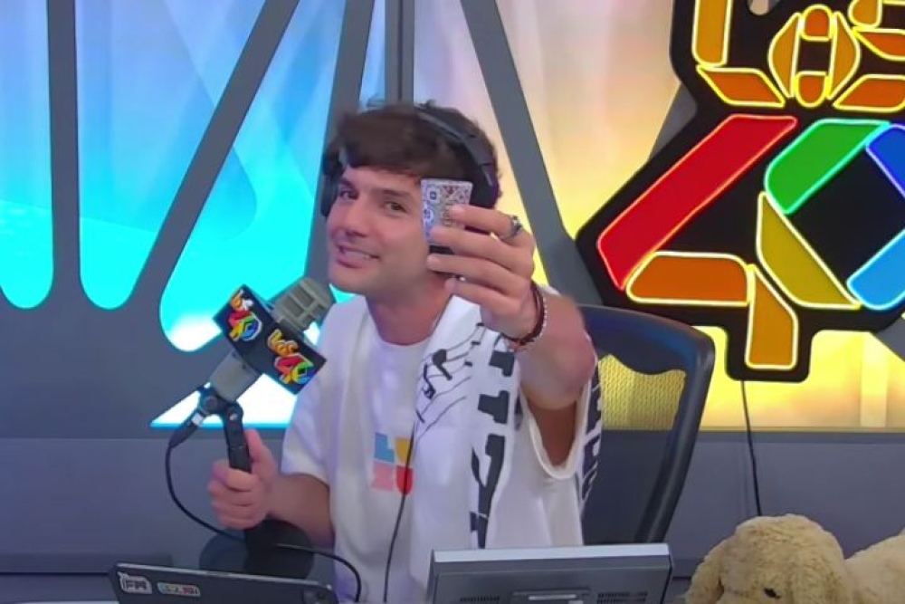 ¡Histórico! Cris Vanadía transmitió FM Luzu desde el estudio de Los 40 México: ”Es una flasheada”