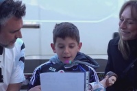 Emoci&oacute;n: Un ni&ntilde;o de 8 a&ntilde;os conmovi&oacute; a todos tras leerle una carta de cumplea&ntilde;os a Lionel Messi