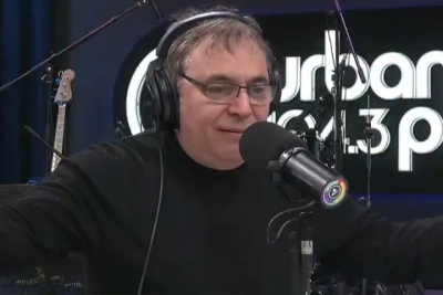 Debate y fuerte enojo de Gabriel Rol&oacute;n en Perros de la Calle: "Basta"