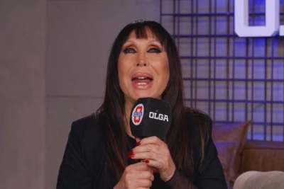 Ritmo, c&aacute;tedra, su serie y frases ic&oacute;nicas: Moria Cas&aacute;n dijo presente en Mi Primo Es As&iacute;